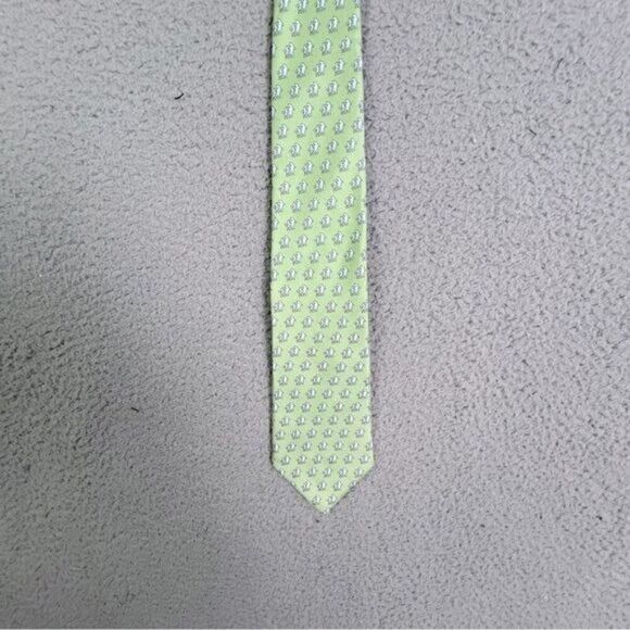 Vineyard Vines Other - VINEYARD VINES MENS SILK TIE LIME GREEN WITH HORSES ON IT